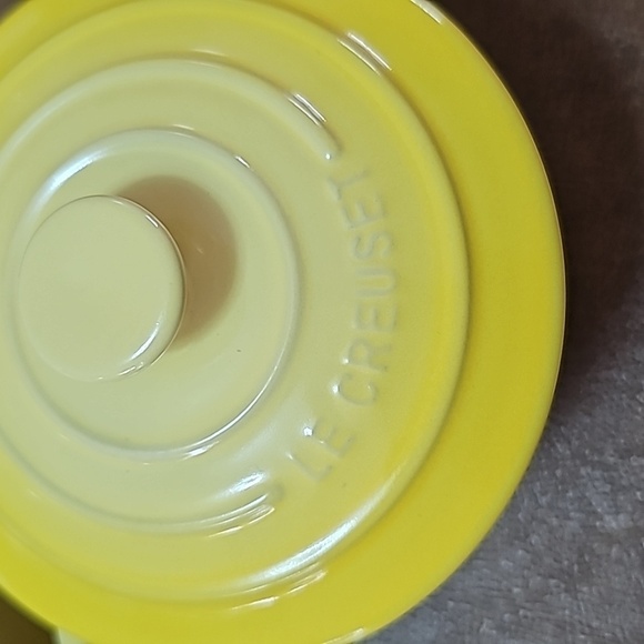 NWT Le Creuset Mini Cocottes Set of 2 + Matching Mug 8oz CK Soleil (Yellow) - Picture 5 of 8